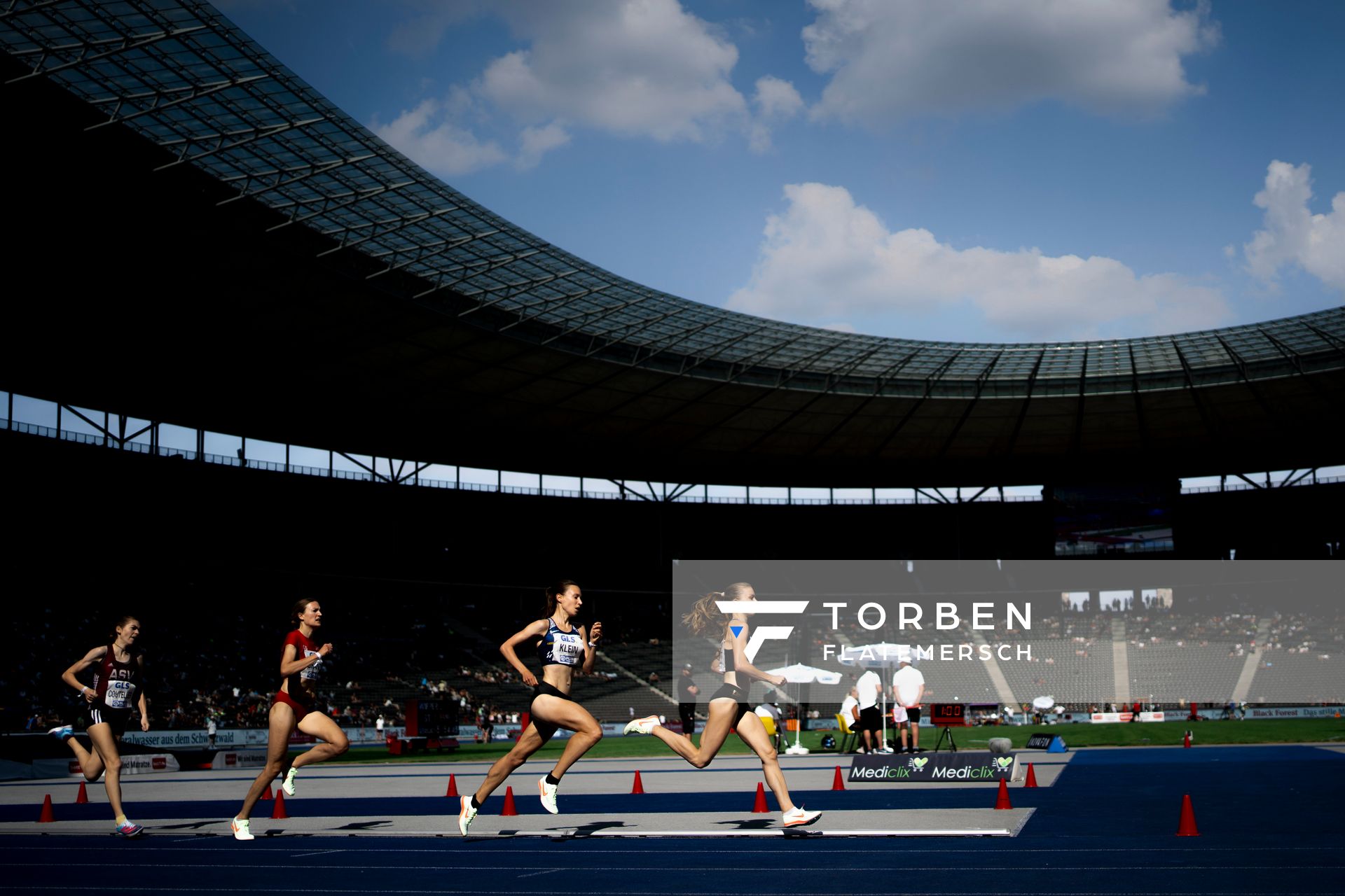 Katharina Trost (LG Stadtwerke Muenchen), Hanna Klein (LAV Stadtwerke Tuebingen), Caterina Granz (LG Nord Berlin), Vera Coutellier (ASV Koeln) im 1500m Finale waehrend der deutschen Leichtathletik-Meisterschaften im Olympiastadion am 26.06.2022 in Berlin